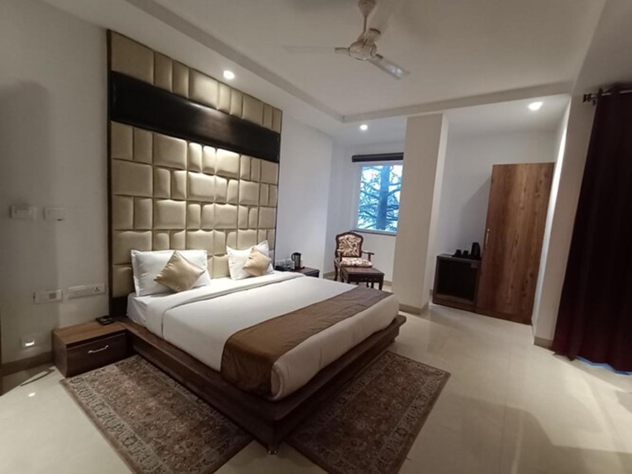 Rr Hotel & Resort Dharamshala Buitenkant foto