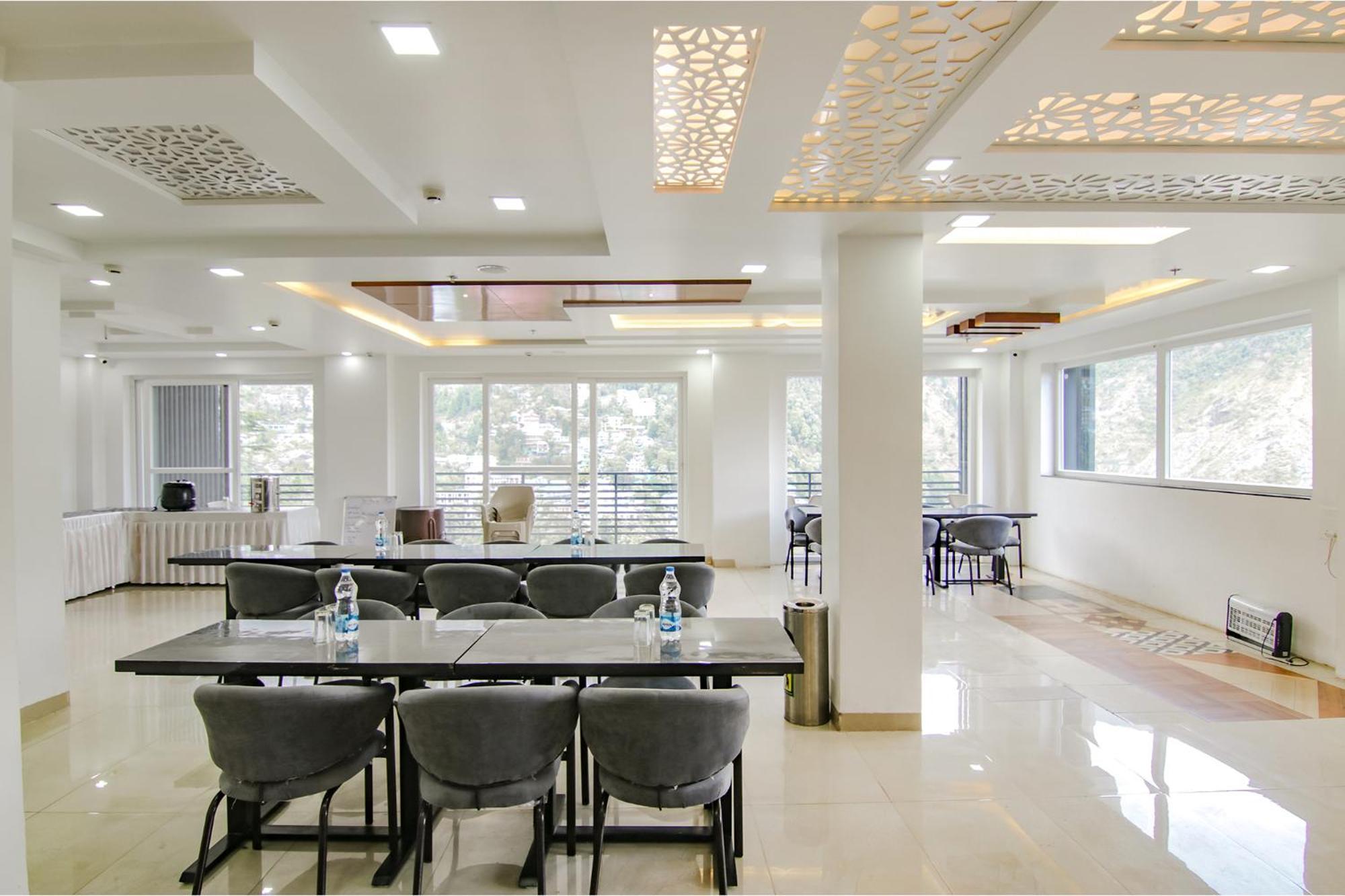 Rr Hotel & Resort Dharamshala Buitenkant foto
